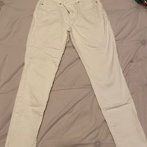 White skinny jeans - size 10/30